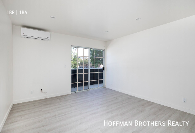 1511 Venice Blvd #4 - Photo 4 of 10