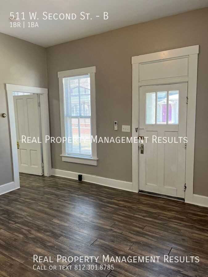 511 W 2nd St #B - Photo 3 of 13