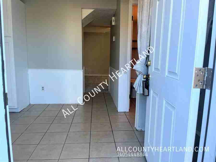221 Jason Dr - Photo 2 of 12