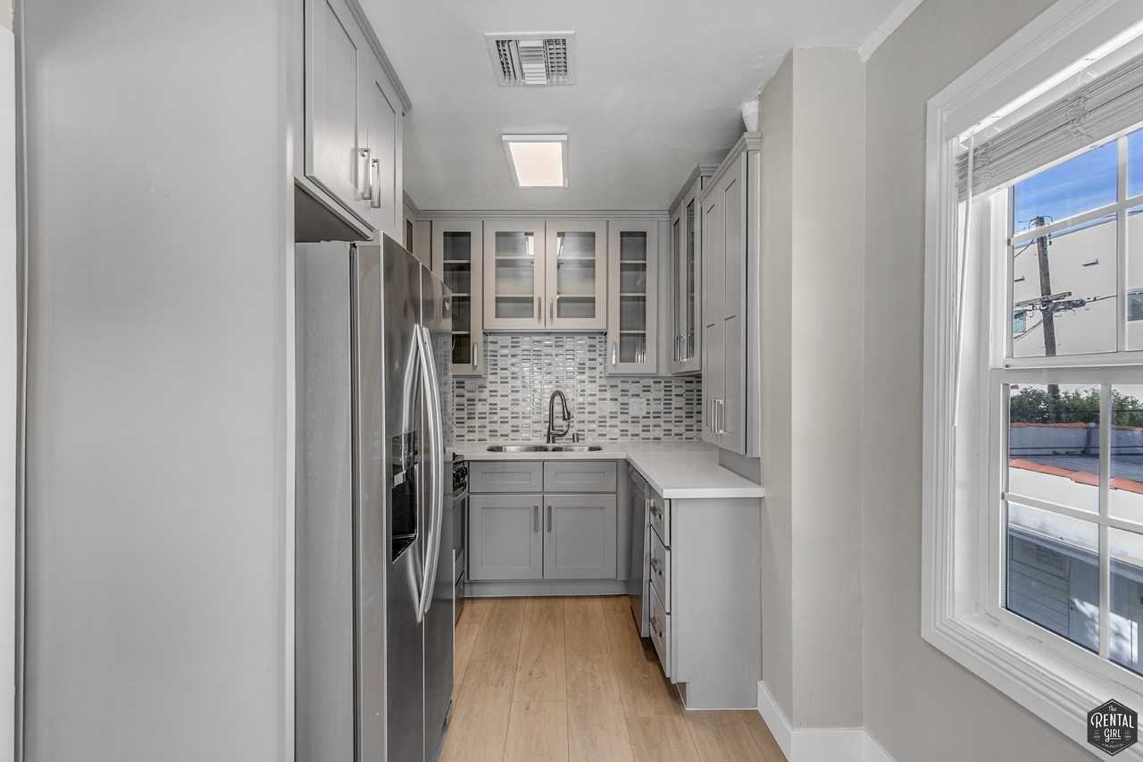 8613 W Olympic Blvd - Photo 6 of 15