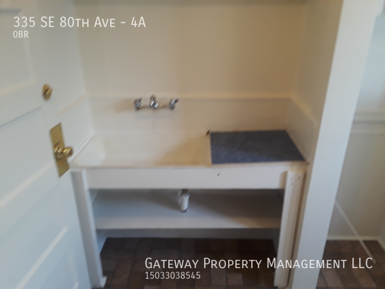335 Se 80th Ave #4A - Photo 5 of 8
