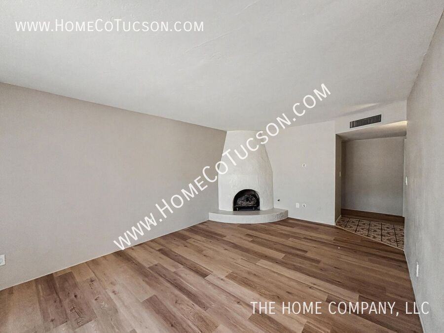 660 E River Rd #U - Photo 7 of 29