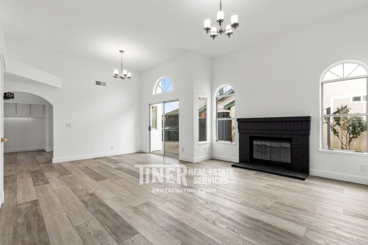 8958 Emsdale Way - Photo 5 of 25