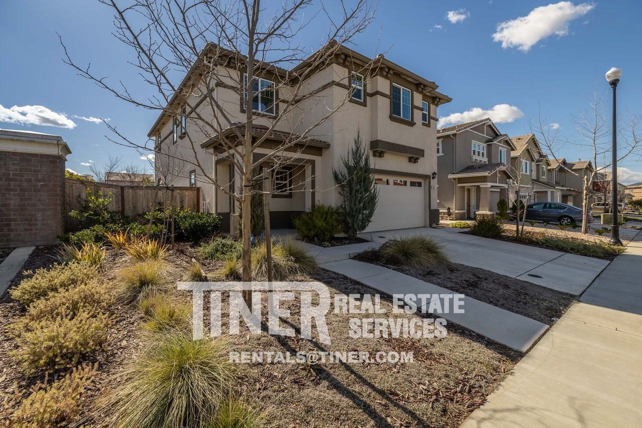 3001 Welton Cir - Photo 6 of 48