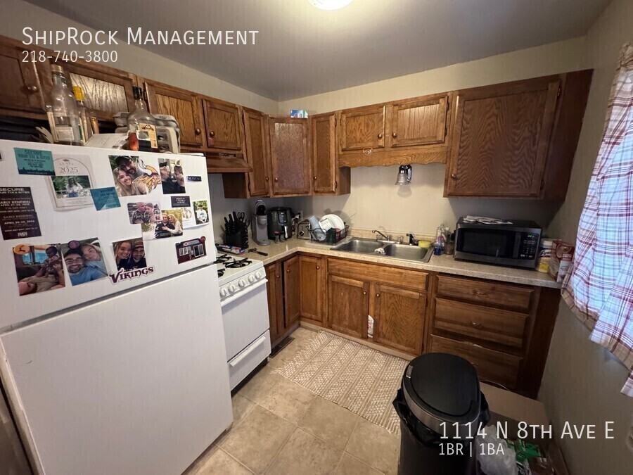 1114 N 8th Ave E - Photo 3 of 10