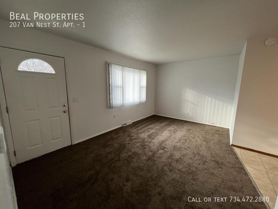 207 Van Nest St #1 - Photo 5 of 9