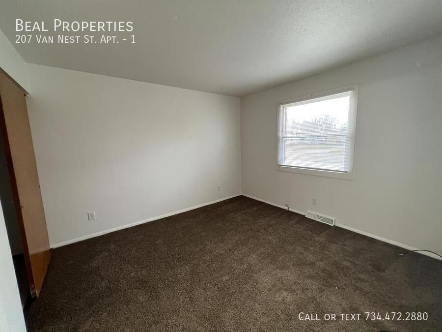 207 Van Nest St #1 - Photo 7 of 9