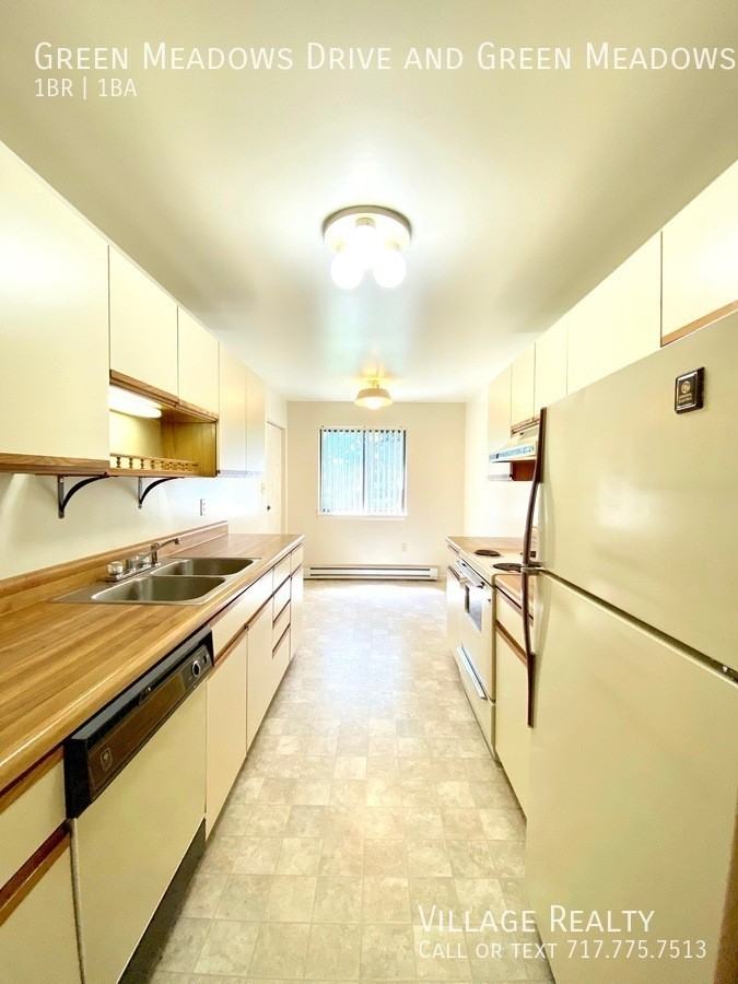 Green Meadows Drive & & Green Meadows Drive #596 - Photo 2 of 47