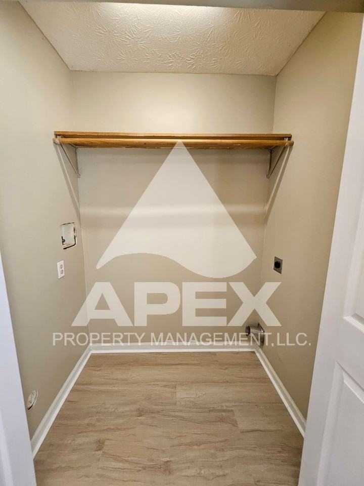 1804 Sweet View Way - Photo 7 of 20