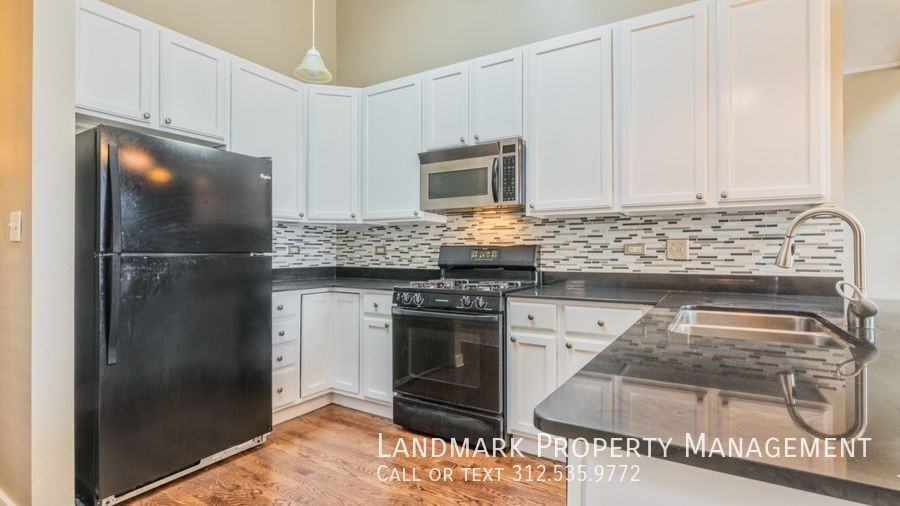 2329 W Harrison St #4 - Photo 3 of 22