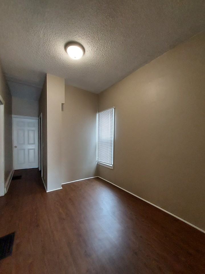 192 Union St - Photo 3 of 11