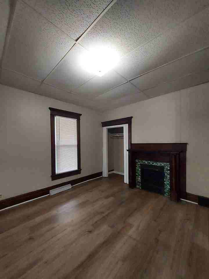 192 Union St - Photo 4 of 11