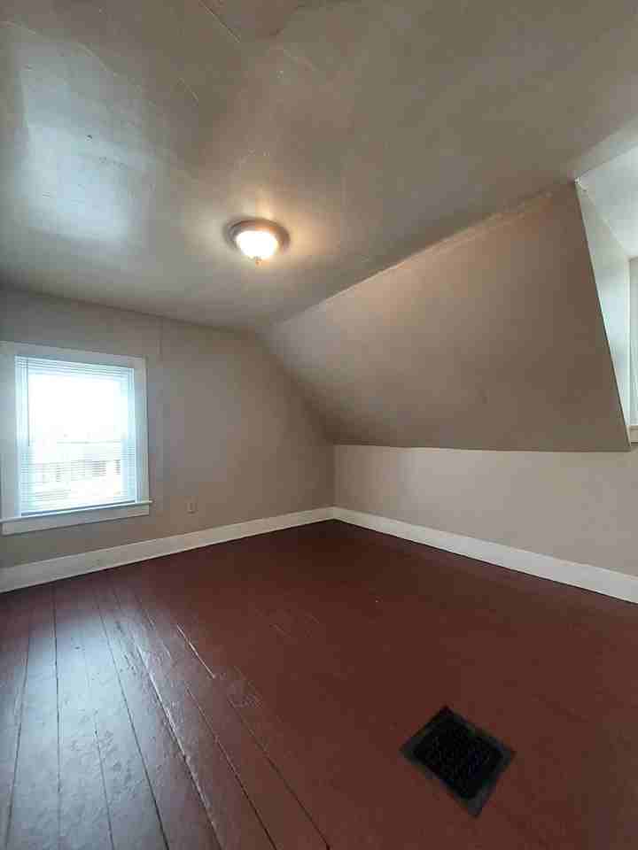 192 Union St - Photo 6 of 11