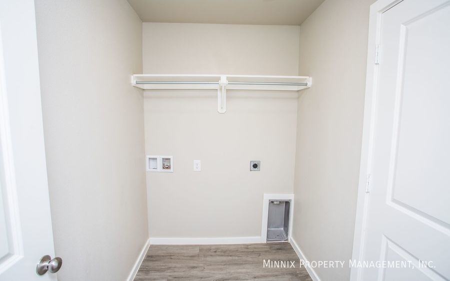 2005 Kenwood Ave - Photo 7 of 33