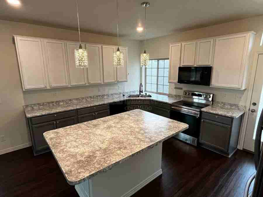 3516 Valleywood Ct - Photo 6 of 20