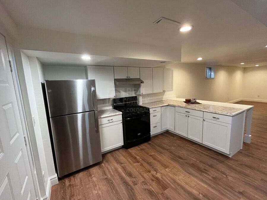 1400 38th Ave - Photo 2 of 16