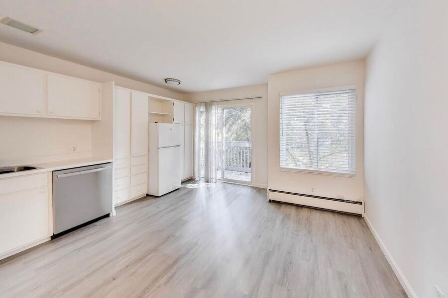 17 Devonshire Blvd #03 - Photo 4 of 17