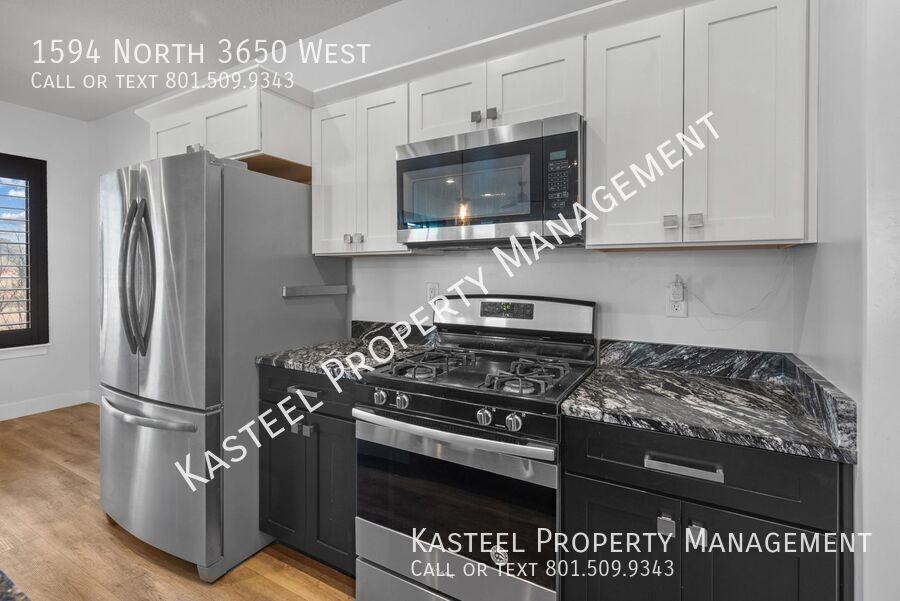 1594 N 3650 W - Photo 3 of 30