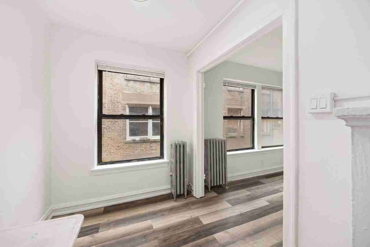 158 N Central Ave #302 - Photo 5 of 24