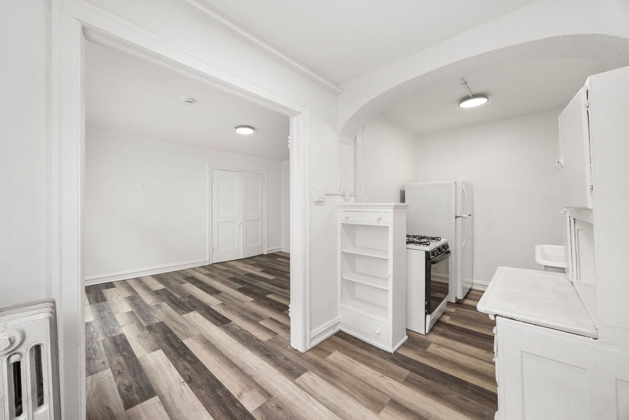 158 N Central Ave #302 - Photo 6 of 24