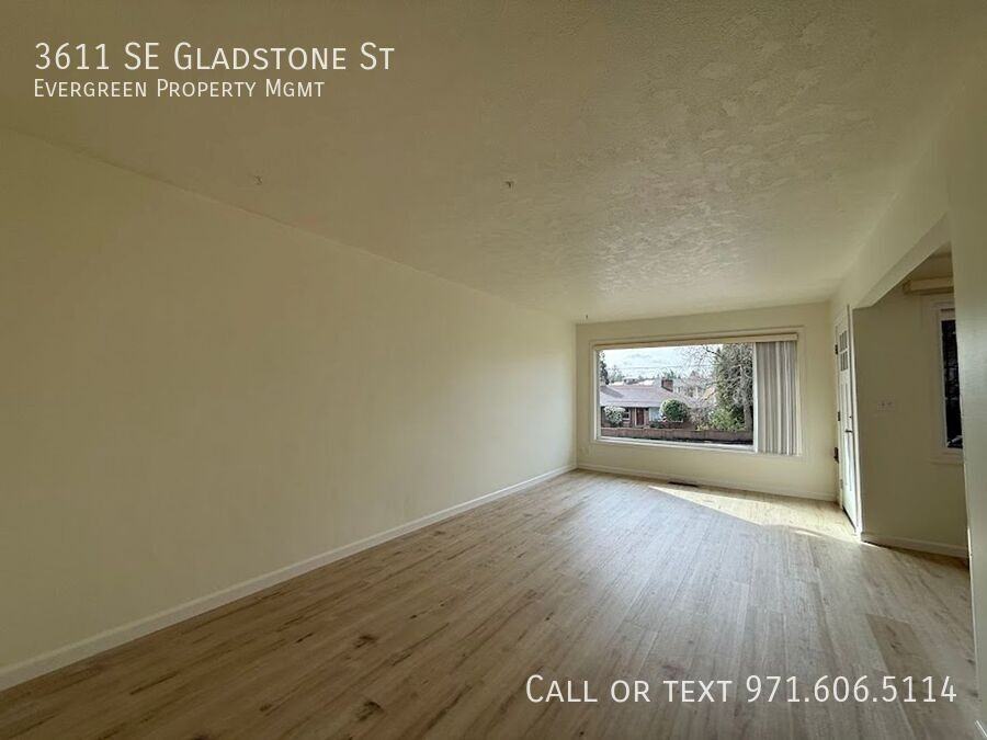 3611 Se Gladstone St - Photo 6 of 46