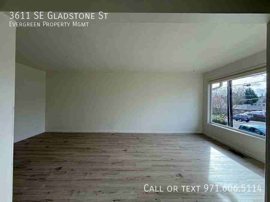 3611 Se Gladstone St - Photo 7 of 46