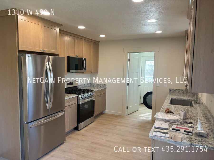 1310 W 490 N - Photo 4 of 9