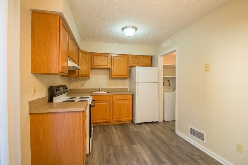 221 Pepper Tree Ln - Photo 2 of 19