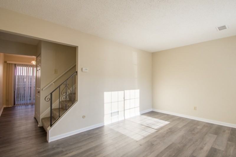 221 Pepper Tree Ln - Photo 4 of 19