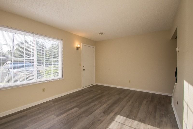 221 Pepper Tree Ln - Photo 7 of 19