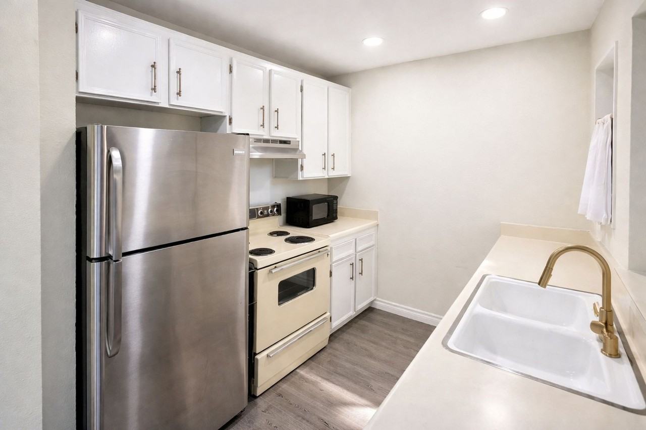 2920 Briarwood Rd - Photo 3 of 15