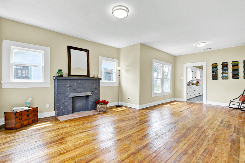 1719 Mckinley Ave - Photo 2 of 14