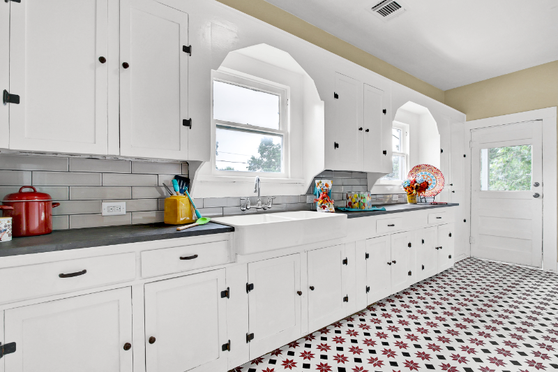 1719 Mckinley Ave - Photo 6 of 14