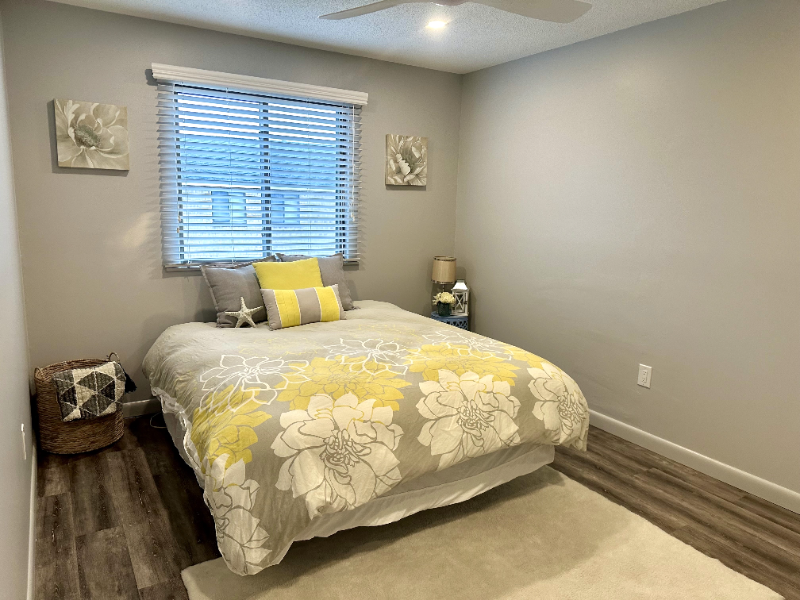 275 N End Blvd #10 - Photo 7 of 17