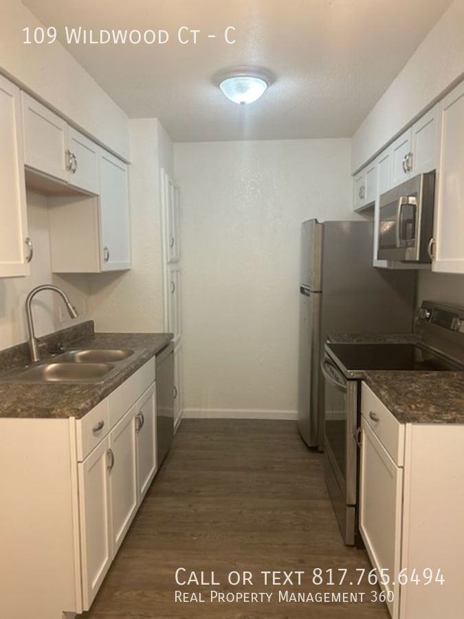 109 Wildwood Ct #C - Photo 3 of 10