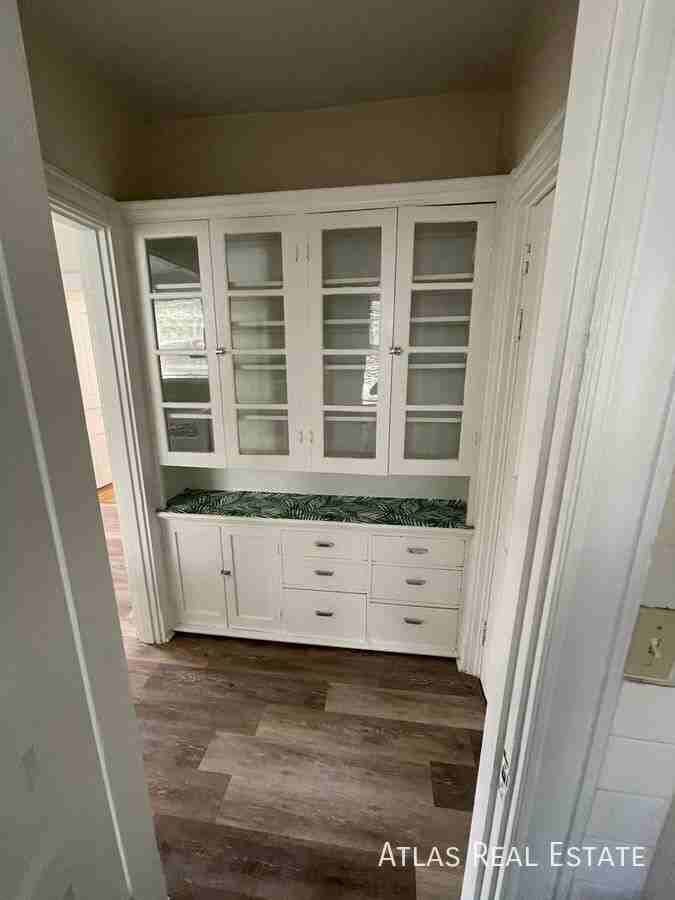 604 N Weber St #1 - Photo 5 of 13