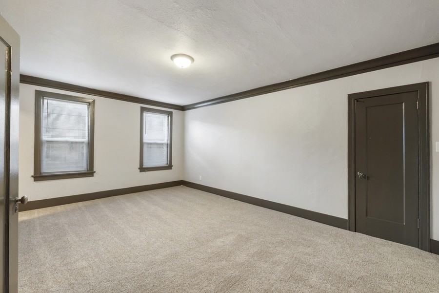 16 N Broadway #32 - Photo 3 of 15