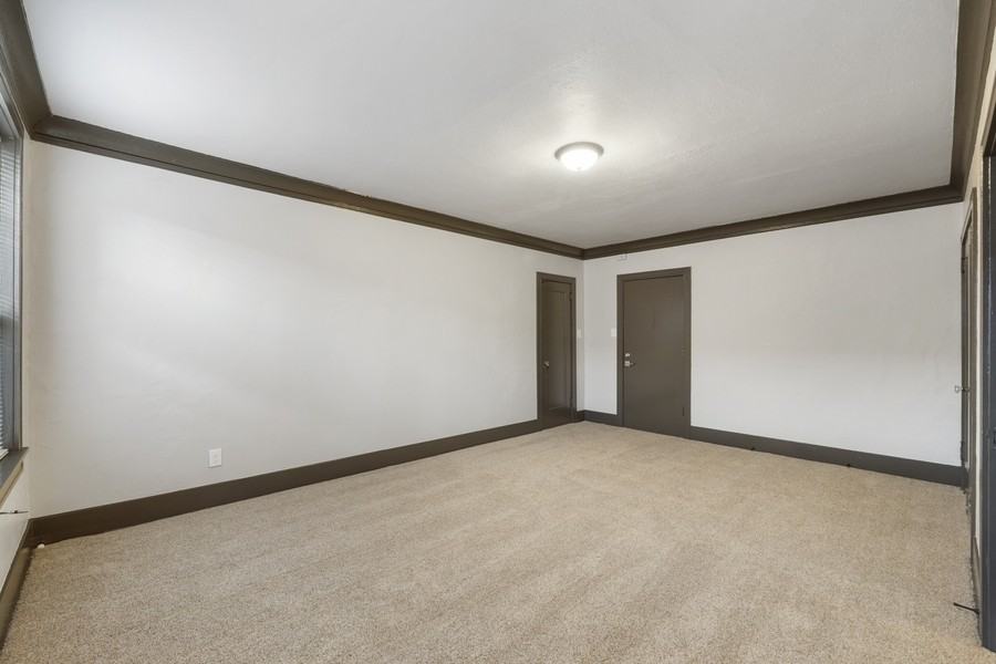 16 N Broadway #32 - Photo 5 of 15