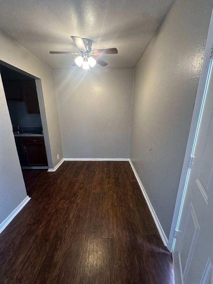 6810 Basilwood Dr - Photo 3 of 8