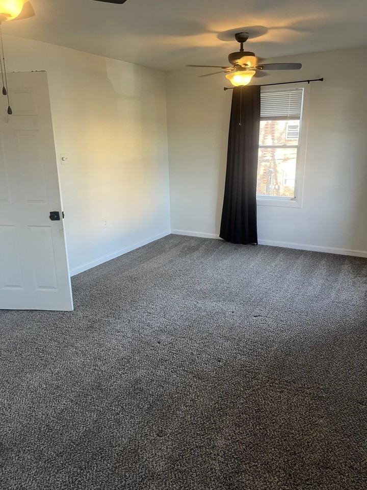 109 Mayfair Dr Ne - Photo 3 of 7