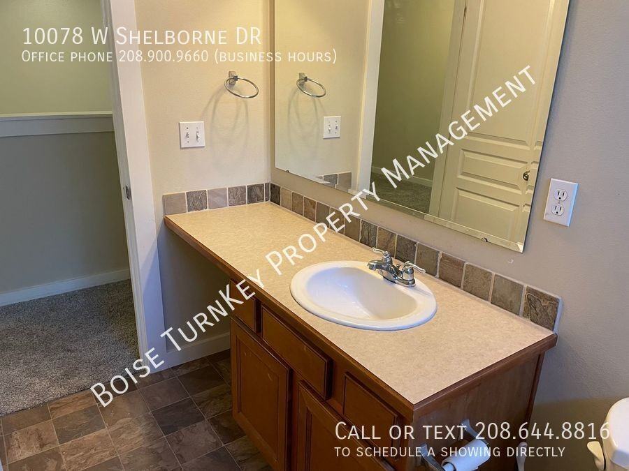 10078 W Shelborne Dr - Photo 5 of 31