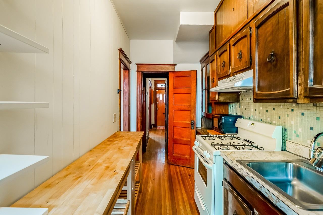 1236 Oates St Ne - Photo 6 of 28