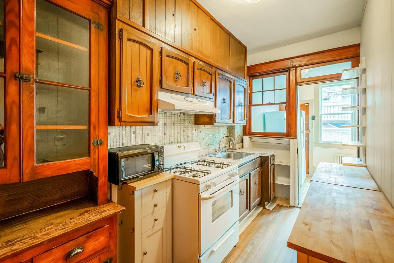 1236 Oates St Ne - Photo 7 of 28