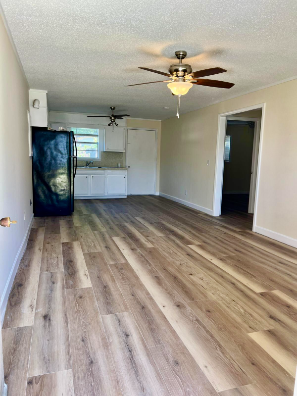 818 Bay St #5 - Photo 4 of 8