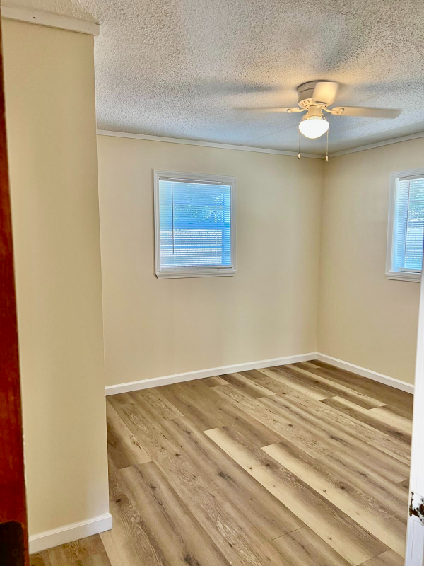 818 Bay St #5 - Photo 6 of 8