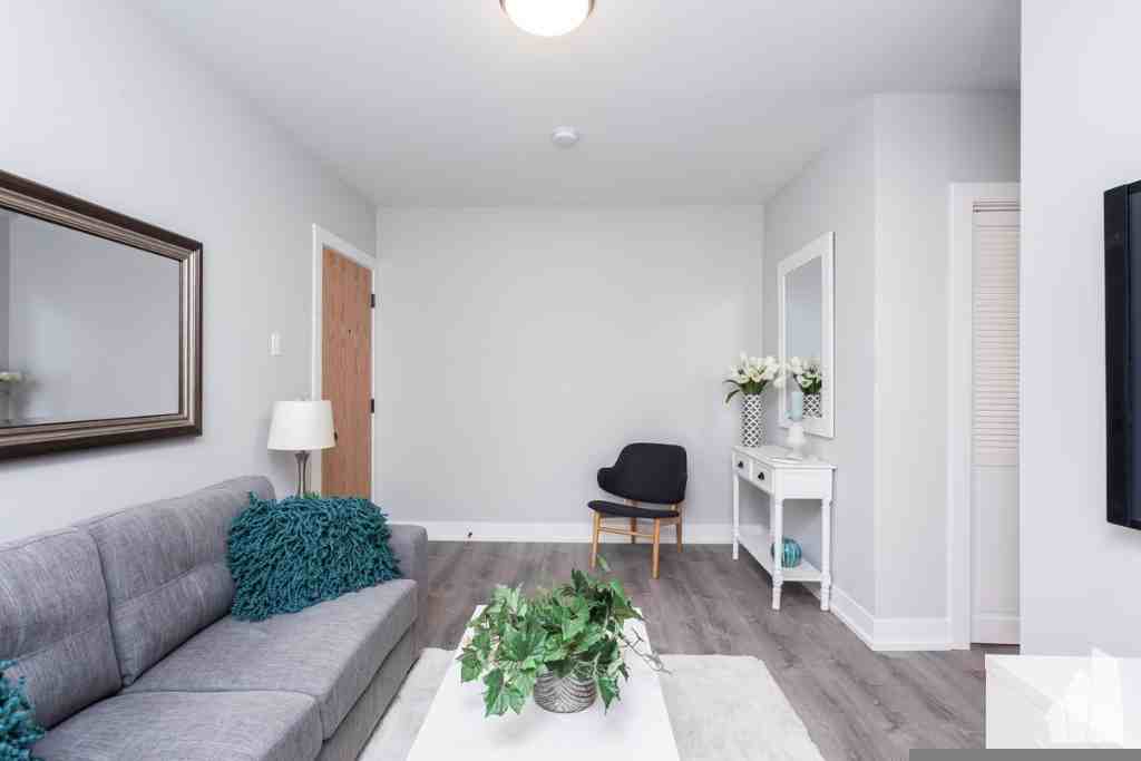 W Belden Ave #B304 - Photo 3 of 9