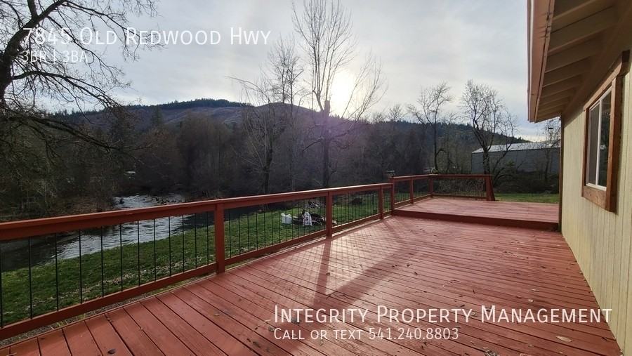 7845 Old Redwood Hwy - Photo 3 of 24