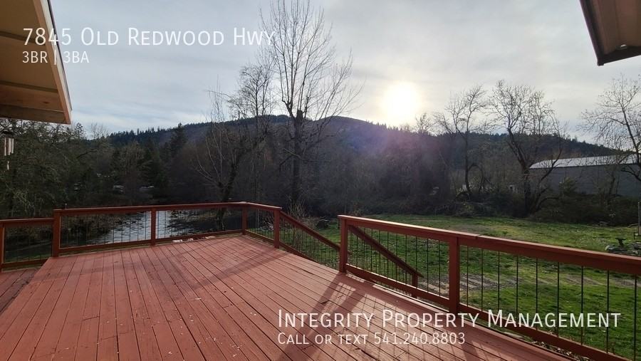 7845 Old Redwood Hwy - Photo 4 of 24