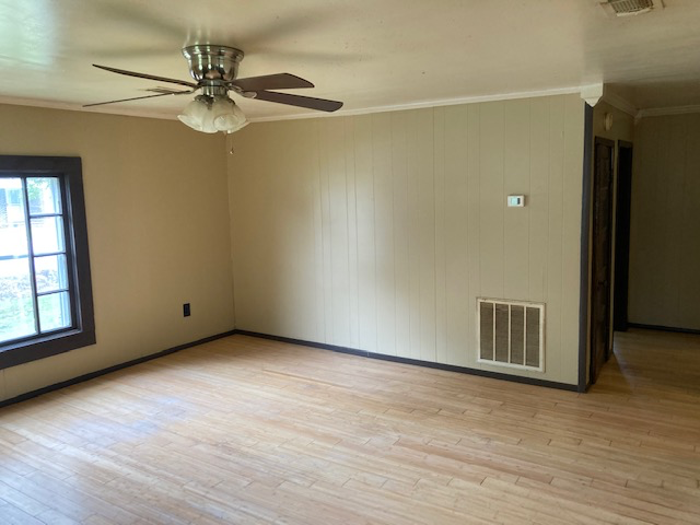 201 S 14th Ave - Photo 2 of 8