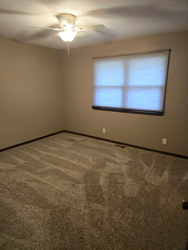 1123 Starview Ln - Photo 5 of 12